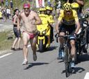 Chris Froome arrasa en el primer gran puerto de los Pirineos