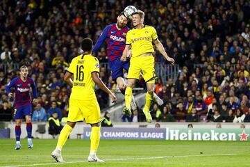 Leo Messi y Lukas Piszcek.