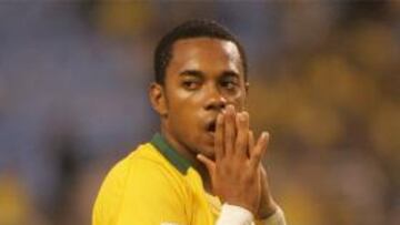 <b>PARTICULAR.</b> El Manchester City envió un avión para trasladar al jugador brasileño a Inglaterra.