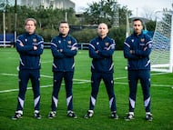 Luís Castro posa junto a su cuerpo técnico.