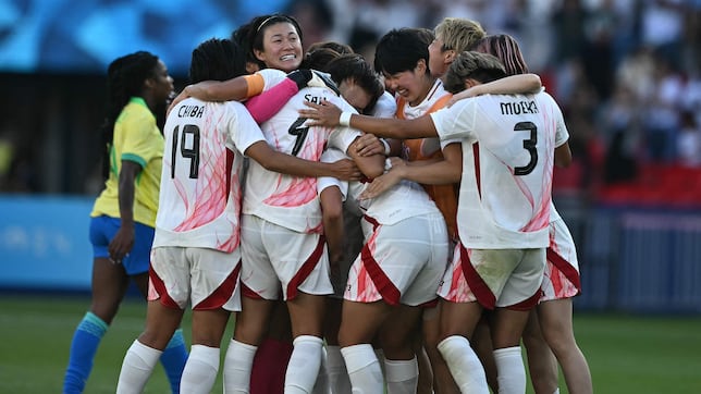 Japón remonta en el añadido y Brasil se la jugará contra España