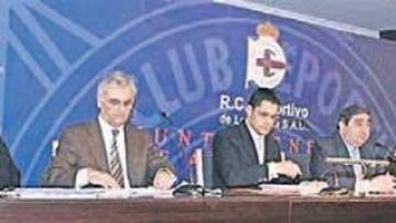 <b>MALA NOCHE. </b>No fue una noche agradable para el Consejo del Deportivo, que tuvo que escuchar crítcas de todo tipo por parte de los accionistas del club.