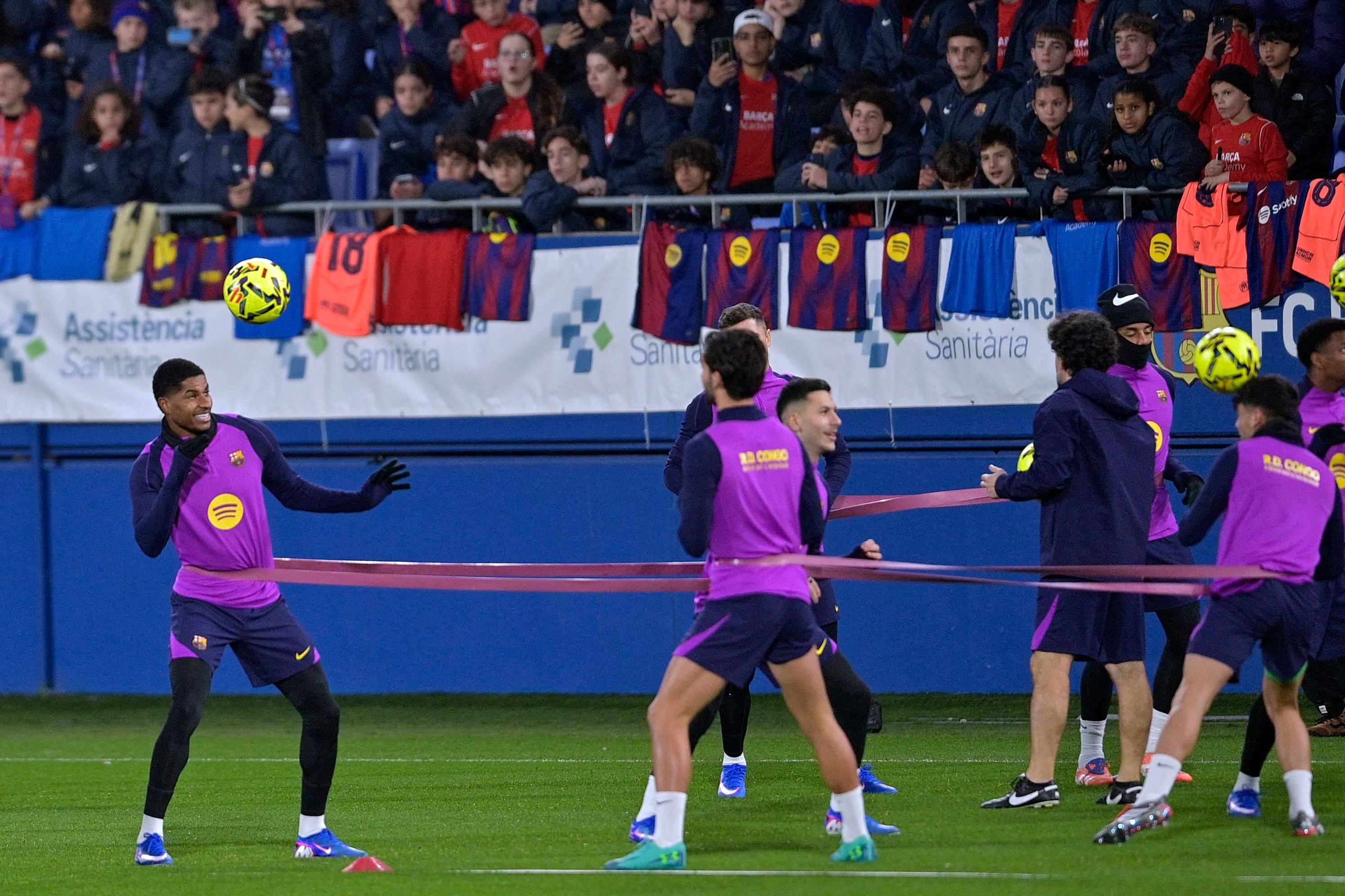 Alineación confirmada del Barcelona hoy ante el Espanyol en LaLiga EA Sports: la reválida de Joan García