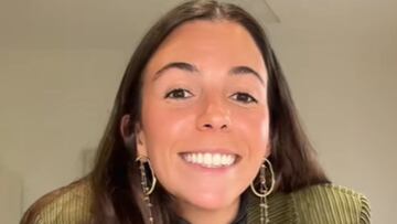 Una médico está esquiando, un hombre sufre una caída y su reacción impacta hasta a sus propios hermanos