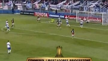 ¡Kuscevic sacó esta pelota de la línea en casi gol de Merlini!