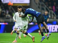 Martin Vitik y Marcus Thuram.