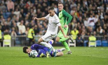 Jugada del penalti de Juan Soriano a Eden Hazard.