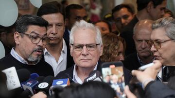 Miguel Uribe Londono, father of Miguel Uribe, addresses the media outside the Santa Fe Foundation hospital, after Uribe Turbay of the opposition Democratic Center party was shot during a campaign event, in Bogota, Colombia, June 9, 2025. REUTERS/Nathalia Angarita