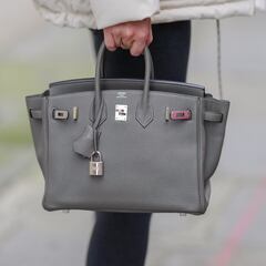 Van a una terraza, les roban una tablet de 2.000 euros y la reacción del personal no ayuda a que cese el pánico