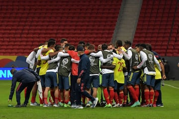 El encuentro terminó 1-1 tras los noventa minutos. Lautaro Martínez y Luis Díaz anotaron y la clasificación se definió desde los once pasos. Los de Scaloni se impusieron 3-2 y ahora jugarán la final ante Brasil. 