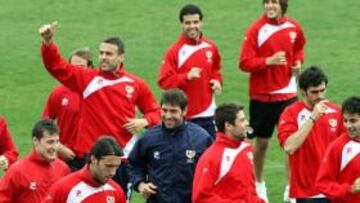 <b>TRABAJO. </b>Los jugadores del Rayo, en un entrenamiento.