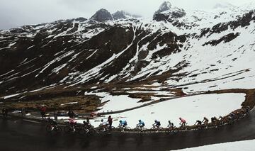 El pelotón durante la 20ª etapa del Giro de Italia.