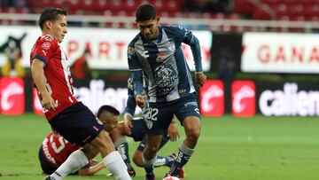 (L-R), Fernando Gonzalez of Guadalajara and Jesus Hernandez of Pachuca during the game Guadalajara vs Pachuca, corresponding Round 06 the Torneo Apertura 2022 of the Liga BBVA MX at Akron Stadium, on July 30, 2022.
<br><br>
(I-D), Fernando Gonzalez de Guadalajara y Jesus Hernandez de Pachuca durante el partido Guadalajara vs Tijuana, correspondiente a la Jornada 06 del Torneo Apertura 2022 de la Liga BBVA MX en el Estadio Akron, el 30 de julio de 2022.