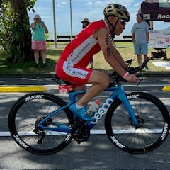 A los 92 años... un Ironman 70.3: 1,9 km nadando; 90,1 en bicicleta; y 21,1 corriendo