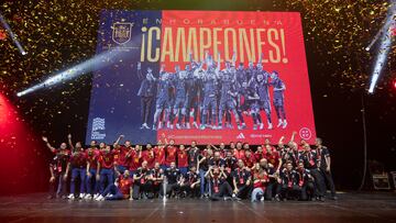 19/06/23 CELEBRACION WIZINK CENTER SELECCION ESPAÑOLA ESPAÑA CAMPEONES NATIONS LEAGUE 2023 
FOTO GRUPO FOTO FAMILIA