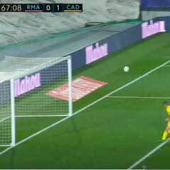 Vinicius y el gesto de Zidane tras verle fallar el 1-1 sin portero