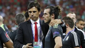 Chris Coleman y Gareth Bale.