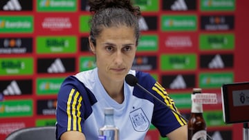 A CORUÑA, 15/07/2024.- La entrenadora de la selección española femenina, Montse Tomé, durante la rueda de prensa previa al entrenamiento que ha llevado a cabo el combinado nacional este lunes en el estadio de Riazor, donde mañana disputarán un encuentro ante Bélgica, última jornada en la pelea por la clasificación para la Eurocopa Femenina que se celebrará en verano de 2025 en Suiza. EFE/Cabalar