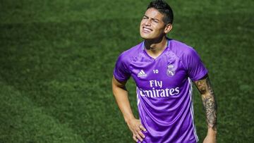 James se entrenó aparte y no jugará contra el Betis