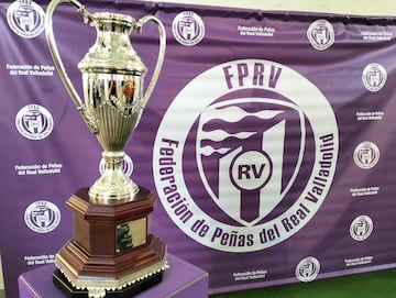 La Copa de la Liga, expuesta en la gala de la Federación de Peñas.