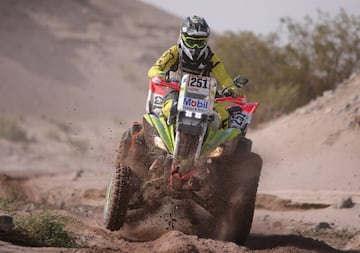 Undécima etapa entre Belén, Fiambalá y Chilecito. El piloto paraguayo Nelson Sanabria con Yamaha.