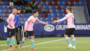 Dest y Braithwaite, en el partido del Levante.