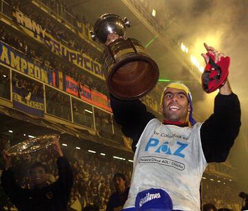 Mauricio Serna se coronó campeón de la Copa Libertadores 2001 y 2001 con Boca Juniors