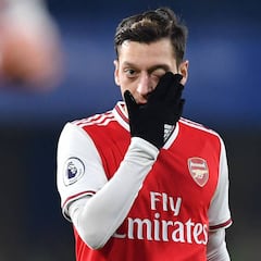 El agente de Özil: "Cumplirá su contrato en el Arsenal"