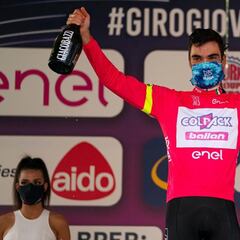 Ayuso sigue de rosa antes de su gran examen en los Alpes