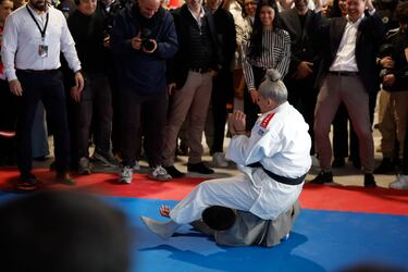 Ilia Topuria durante la exhibición de artes marciales. 