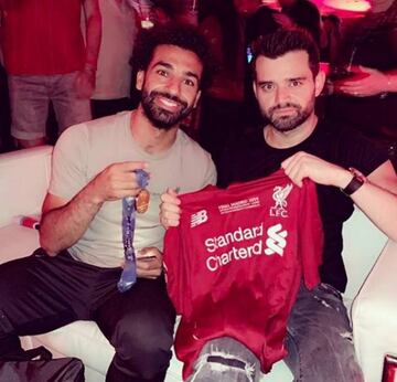 Salah, con Ramy Abbas, el agente que dirige su carrera.