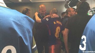 Zidane, caballero: esperó a Iniesta al final en el túnel para abrazarle