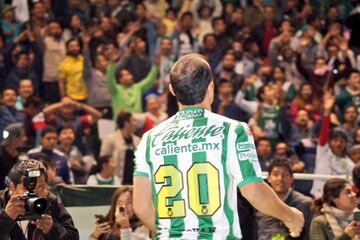 El máximo goleador de Estados Unidos fue presentado oficialmente como nuevo refuerzo del conjunto esmeralda para el Torneo Clausura 2018.