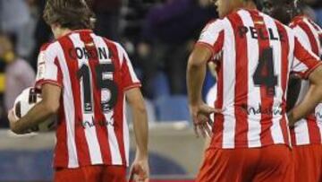 <b>CONDENADO. </b>El Almería tiene pie y medio en Segunda División tras perder en Zaragoza.