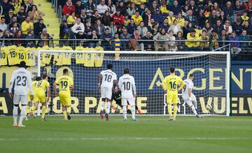 Benzema empató así para el Madrid.