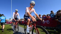 El ciclista neerlandés Mathieu Van Der Poel, antes de tomar la salida en la prueba de fondo de los Mundiales de Ciclismo en Ruta de Wollongong 2022.