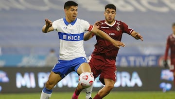 Futbol, Universidad Catolica vs Deportes La Serena.
Decimoquinta fecha Campeonato nacional 2021.
El jugador de Universidad Catolica  Francisco Silva  juega el balón contra Deportes La Serena durante el partido de primera division realizado en el estadio San Carlos de Apoquindo.
Santiago, Chile.
07/08/2021
Marcelo Hernandez/Photosport

Football,  Universidad Catolica vs Deportes La Serena.
15th date National Championship 2021.
Universidad Catolica 's player Francisco Silva, play the ball against Deportes La Serena during the first division football match at San Carlos de Apoquindo stadium in Santiago, Chile.
08/07/2021
Marcelo Hernandez/Photosport