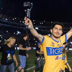 Damián Álvarez, extasiado tras su partido de despedida