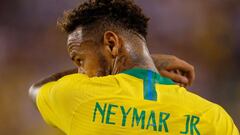 Neymar pierde la capitanía de Brasil en favor de Dani Alves