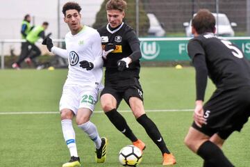 Con apenas 18 años, el central norteamericano se encuentra en Alemania buscando terminar de formarse con el Wolfsburg