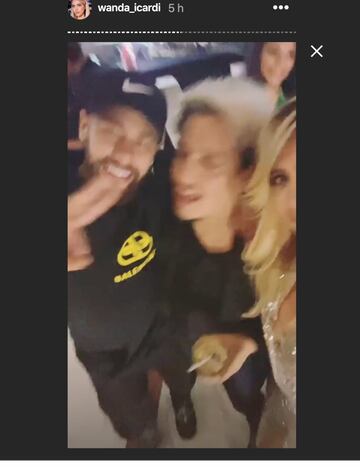 Neymar, bailando con el hermano de Wanda Icardi.