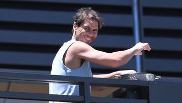 Rafa Nadal, en su hotel de Adelaida durante el per&iacute;odo de cuarentena.