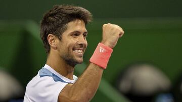 QTR 07 DOHA (CATAR) 05/01/2017.- El tenista espa&ntilde;ol Fernando Verdasco celebra su victoria contra el croata Ivo Karlovic al finalizar su partido de cuartos de final del torneo de tenis de Doha que se disputa en el complejo Khalifa de Doha, Catar, el 5 de enero de 2017. EFE/Noushad Thekkayil