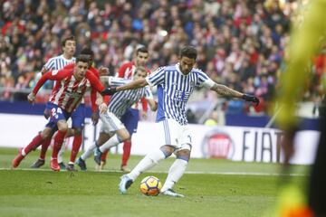 Willian José marca de penalti el 0-1.