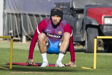 Dani Alves.      Dani Alves