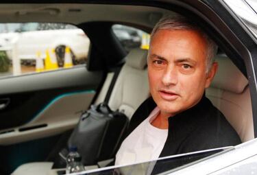 Bosnich: "United board share blame for current predicament"