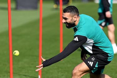 Who are the key candidates to replace Mo Salah at Liverpool next season?