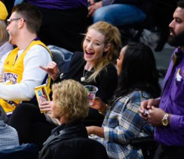 Iggy Azalea, la rapera novia de Nick Young, en el Staples Center.