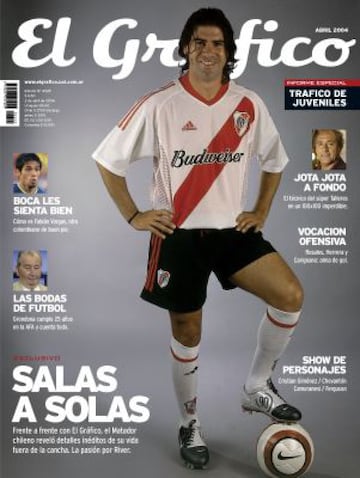 El goleador chileno se hizo ídolo de River y así lo demuestran las múltiples portadas que El Gráfico le dedicó.