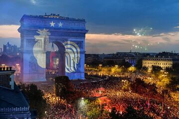 Celebración en las calles de París. 